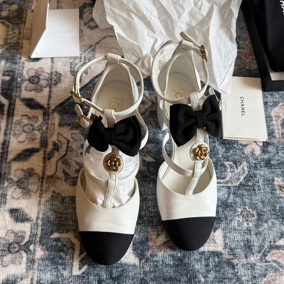 Authentic Chanel Camelia Lambskin & Grosgrain T-Strap Mary Jane Pumps size 37 - Picture 6 of 17